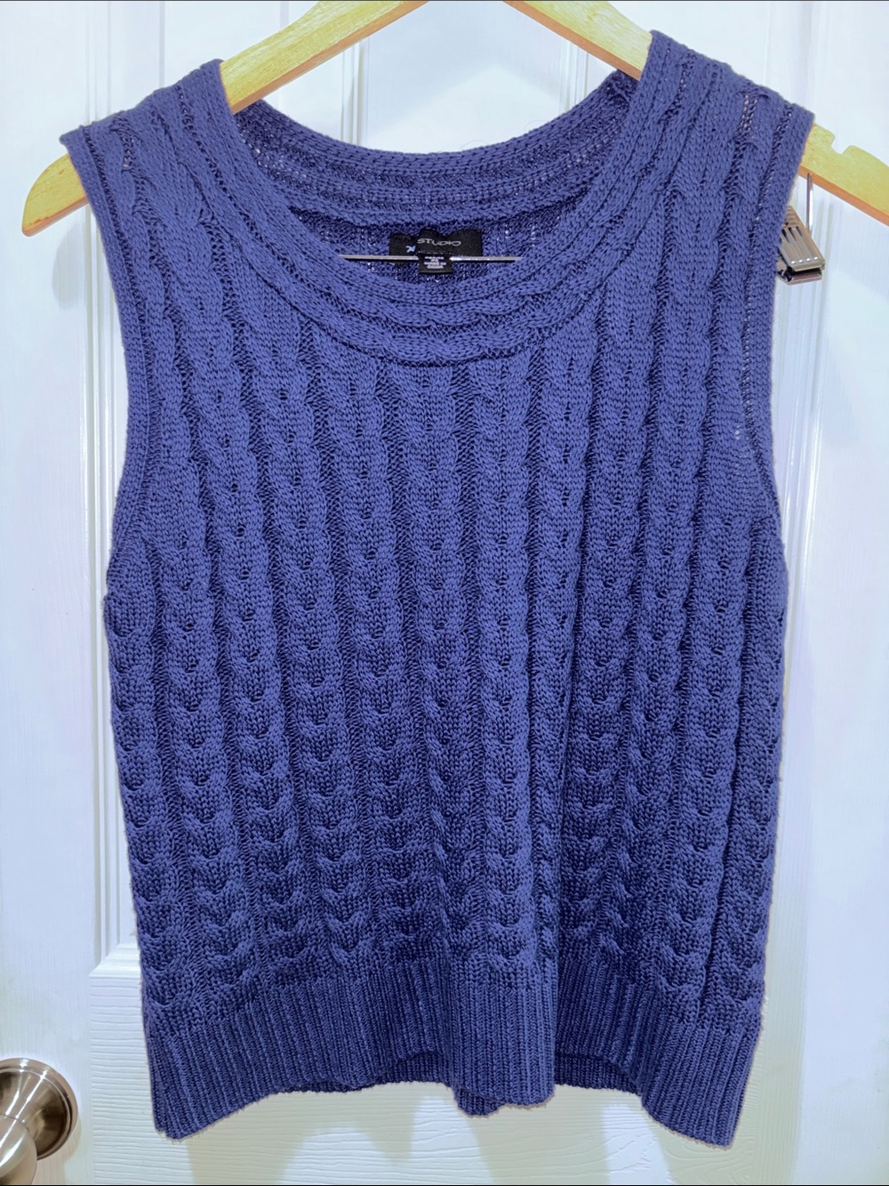 AB Studio Cable Knit Sleeveless Crew Neck Sweater - Blue